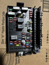 04 TRAILBLAZER Interior Cabin Fuse Box
