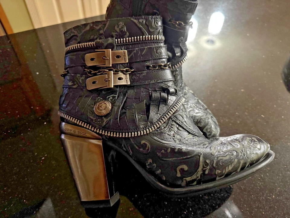 Auténticas Botas Rock Nuevas Talla 8 EU38 Foto 4 de 4