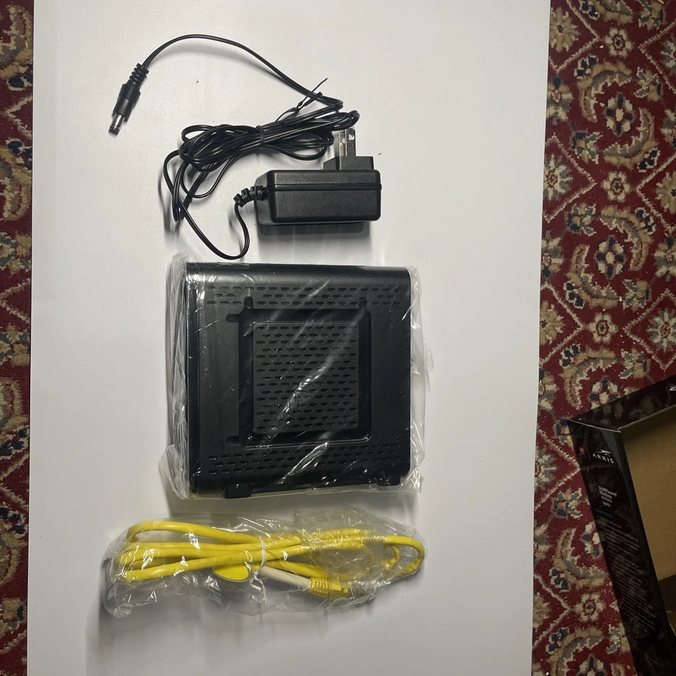 ARRIS Motorola SB6121 SURFboard DOCSIS 3.0 Cable Modem - Image 4 of 4