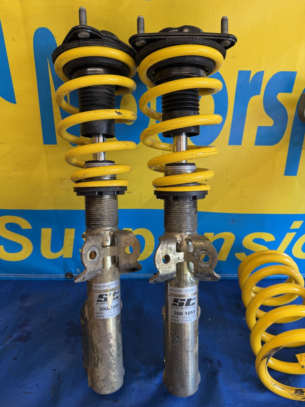 Ford GT 2019 Front Strut assemblies Set