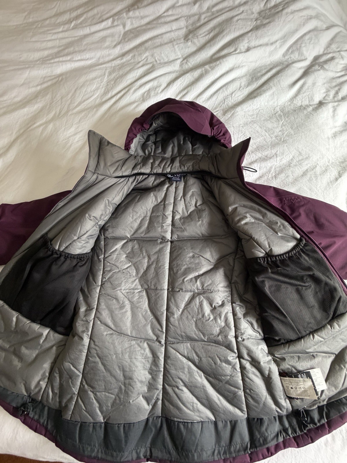 Arc’teryx Women Fission SV Jacket Medium thumbnail 2