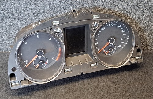 3AA920870D VW Passat B7 Tacho Kombiinstrument