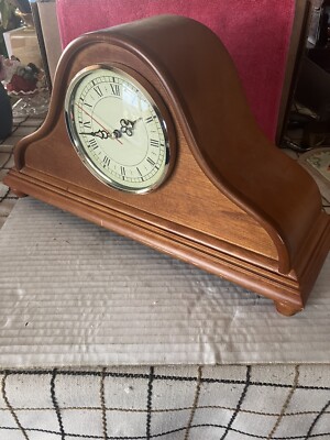 Vintage Wellgain Quartz Wood  Mantle Clock. Not Working.  Tried New Battery Dwk