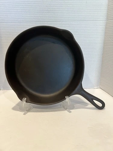 Vintage Wagner Ware SIDNEY-O-No. 8 Cast Iron Skillet 1058 J