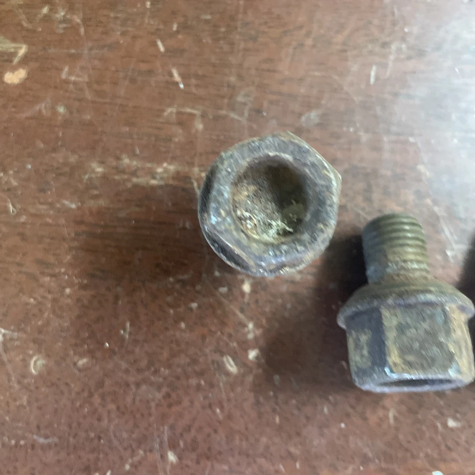 JUEGO 5 PERNOS DE TUERCA 14MM X 1.5 VOLKSWAGEN T1 BUG BEETLE 1968-1979 (T2 BUS 1950-1970) Foto 4 de 4