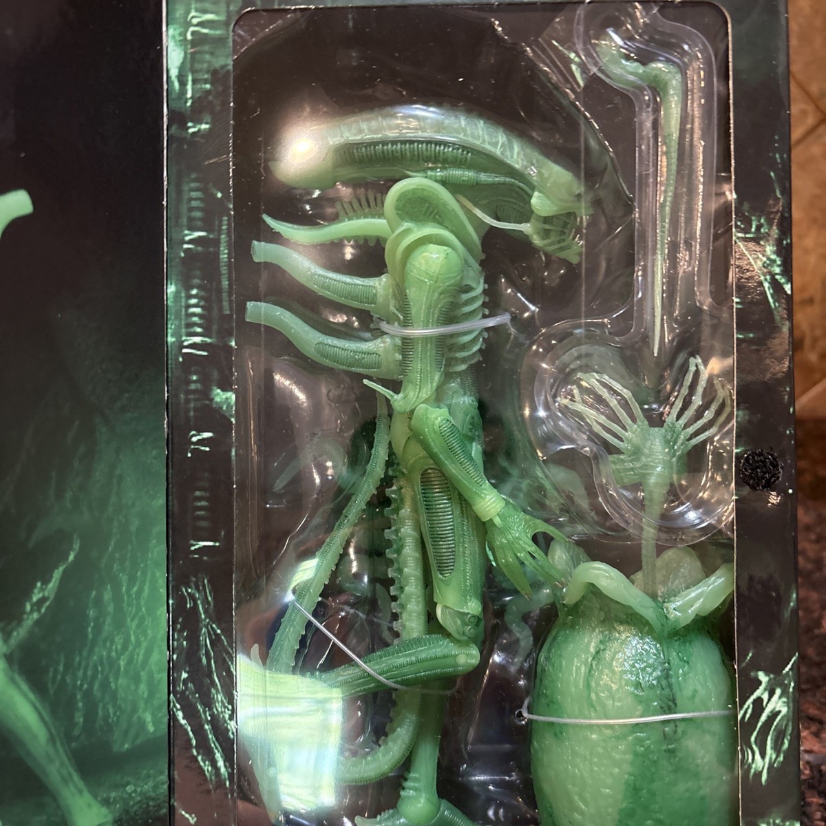 Ultimate Edition Collectible NECA Alien Ultimate Big Chap Glow In The Dark Figuur - SDCC 2020 Exclusief Alien Figuur