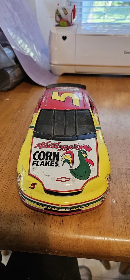 Terry Labonte #5 Kellogg's Corn Flakes 1:18 Scale Monte Carlo - Image 2 of 4