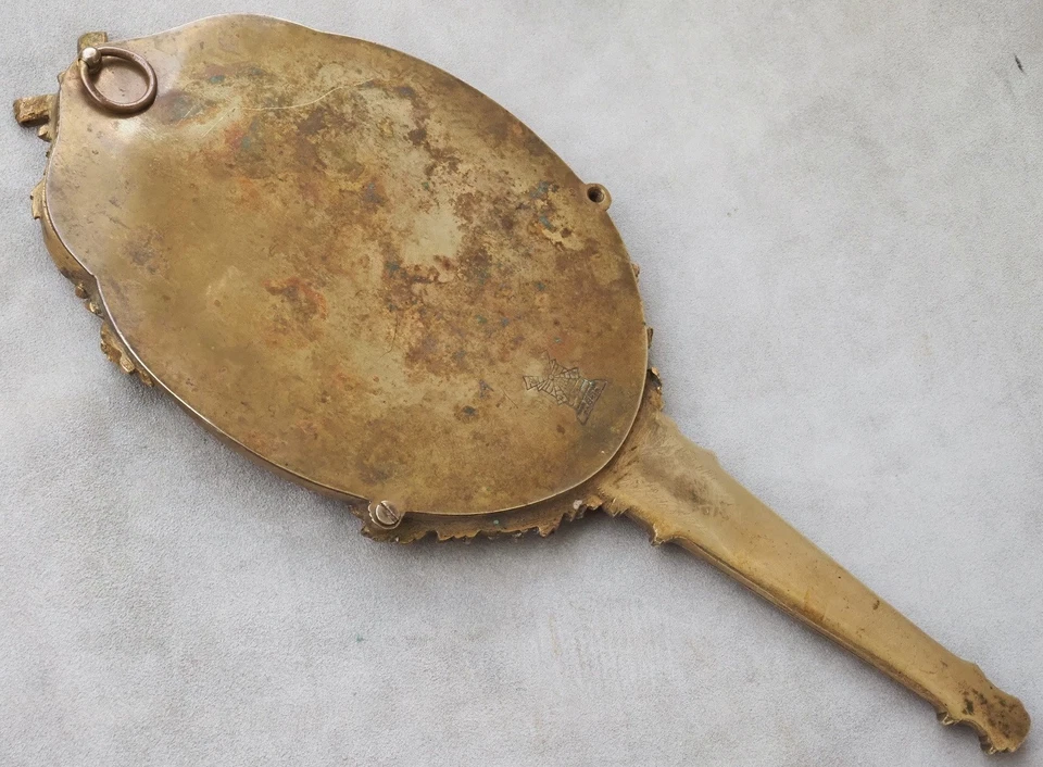 Ancien face à main en bronze ciselé doré à compléter avec miroir - Photo 4/4