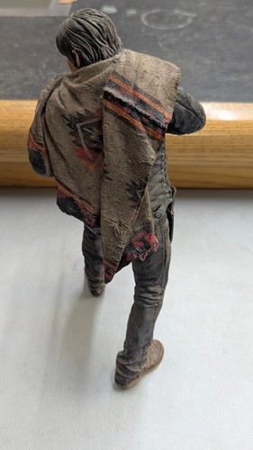 The Walking Dead Deluxe Posed Figure – Daryl Dixon – Pre-Owned - Picture 4 of 6
