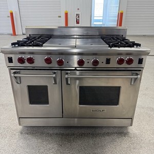 Wolf 48” Natural Gas Or Propane Range 4 Burners Charbroiler & Griddle R484CG