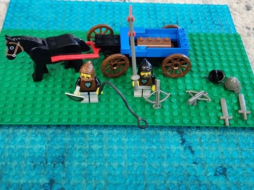 Incomplete LEGO Castle Vintage Wolfpack Renegades 6038 MISC pieces lot