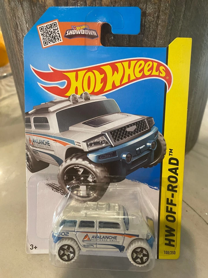 2015 Hot Wheels #108 Hw Hors-Piste / Glace Montagne Rockster White Roue ORUT5s - Photo 1/1