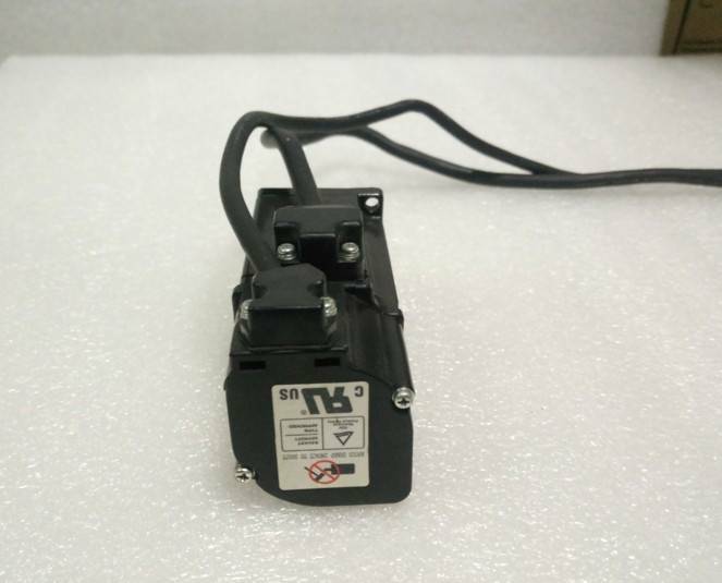 ONE Fuji Servo Motor GYS101DC1-SB GYS101DC1SB USED
