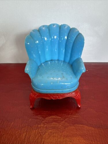 Renwal vintage rare n° 77 meubles miniatures maison de poupée en plastique bleu WingChair - Photo 1/6