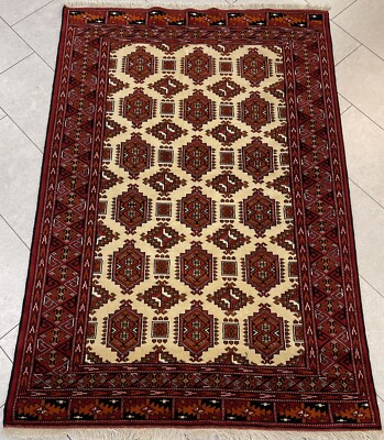 Orientalischer Handarbeit Teppich Carpet 6 Fuß 4 Zoll x 4 Fuß 4 Zoll 193 cm x 132 cm