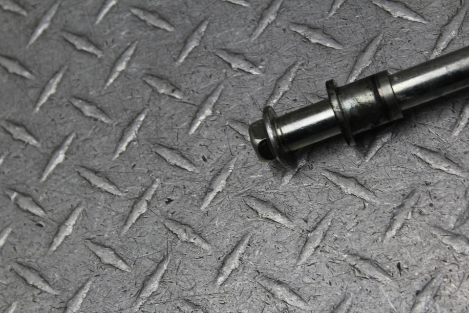 2017 KAWASAKI NINJA 300 EX300B ABS 前轮 RIM AXLE PIVOT BOLT 41068-0024 — 第 2/4 张图片