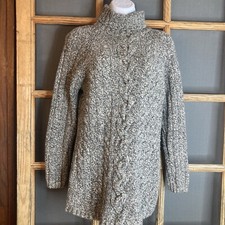 Express Merino Women's Wool Blend Cable Knit Sweater. Size M 18x27 Black  White