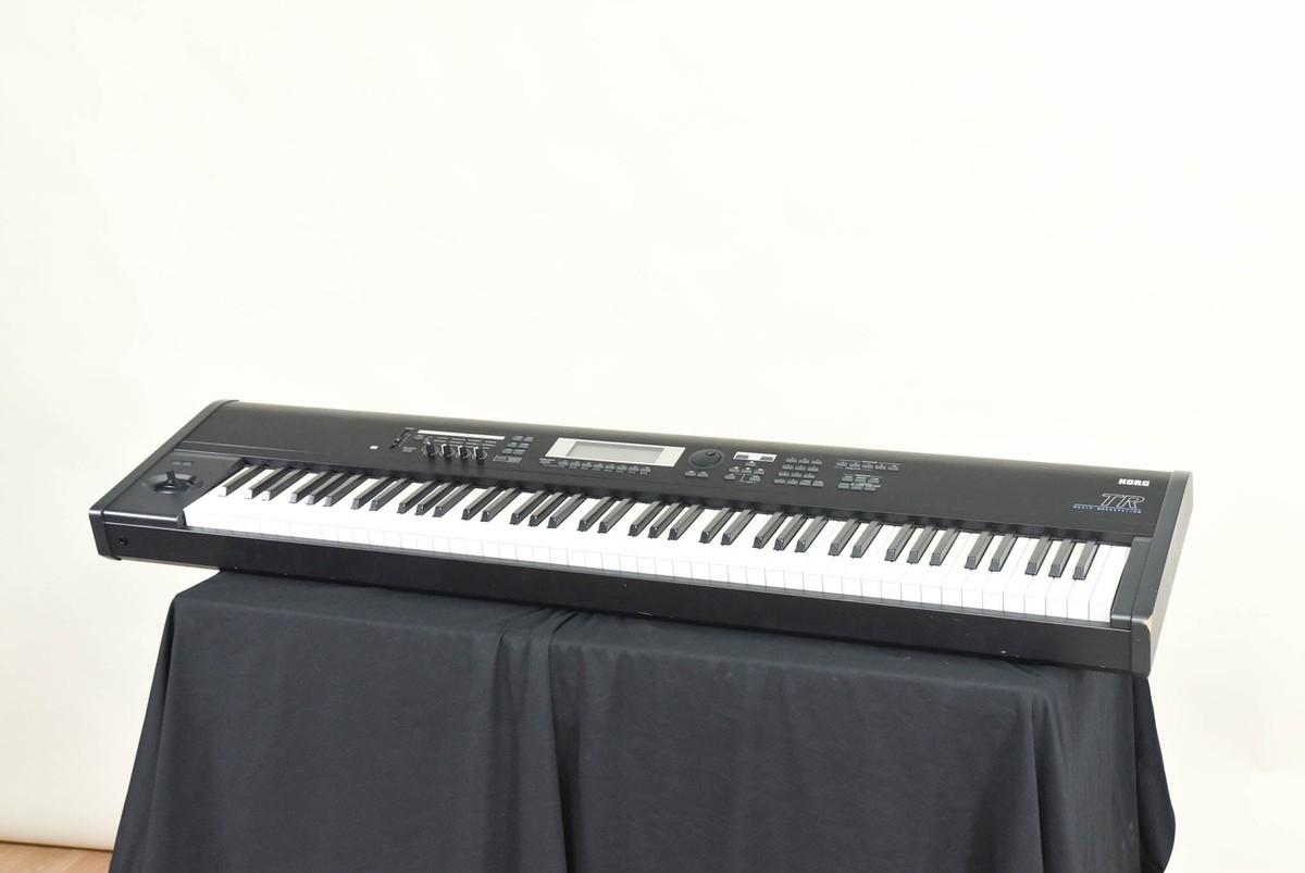 KORG シンセサイザーTR88 Music Workstation