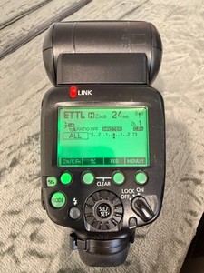 Canon Speedlite 600EX-RT Shoe Mount Flash DS401051 Flash Working Great