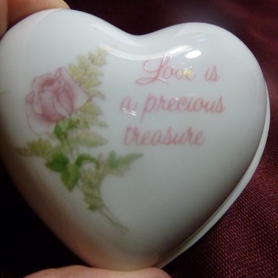 Trinket Box - Heart shaped ''Love is a precious treasure'' Porcelain by Love Talk