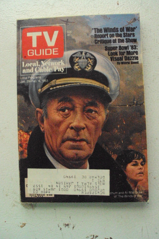 TV Guide, Jan. 1983, Winds of War, Robert Mitchum, Ali MacGraw articles/cover