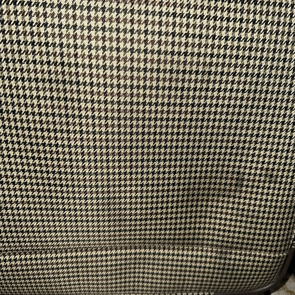 London Fog Oxford III 可扩展万向轮 Olive Houndstooth 25 英寸 — 第 3/4 张图片