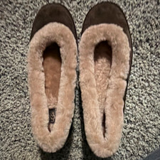 UGG Women s Suede Sheepskin Shearling Slip-On Slippers Sz 7 Brown Rubber