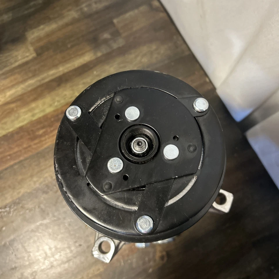 Compresor de aire acondicionado y embrague de aire acondicionado DAPE Reman 68276 se adapta a 99-02 Leganza 2,2 L Foto 3 de 4