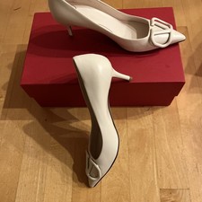Valentino Garavani VLogo Signature OffWhite leather Pumps 5/5.5B/NWT/Retail$1090