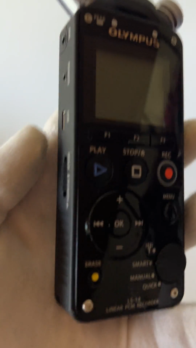 OLYMPUS LS-14 Linear PCM Portable Recorder 4GB Complete OLYMPUS LS-14 Linear PCM Portable Recorder 4GB Complete