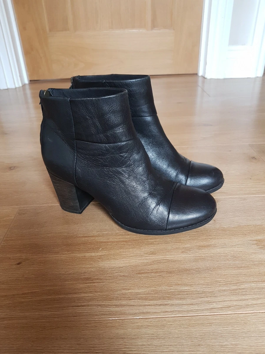 Clarks ankle boots store size 5