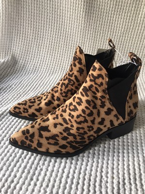 pointed leopard print boots