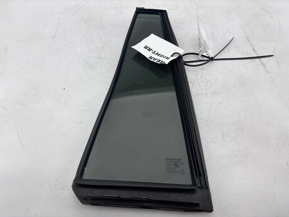 Оригинальное стекло вентиляционное для задней правой двери Honda Pilot 2003-2008 годов выпуска - Изображение 3 из 4