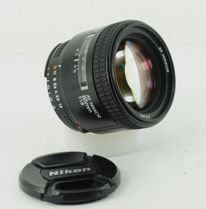 Nikon Nikkor AF 85mm f1.8 AF  Lens lens portrait Nice condition made in Japan