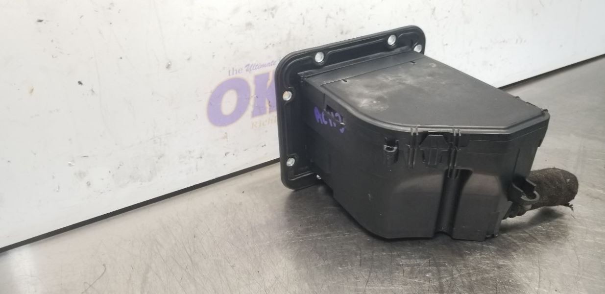 10 BENTLEY CONTINENTAL GT 6.0L ENGINE FUSE BOX