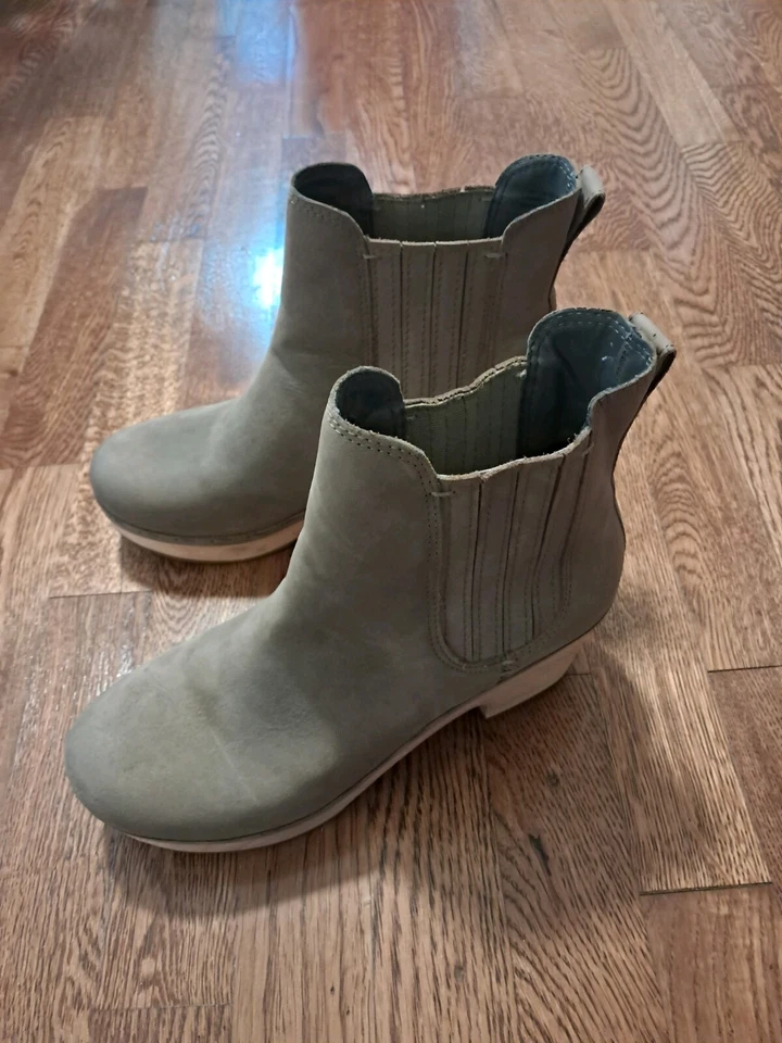 Frye & Co Odessa Chelsea Botín 7.5 Madera Zueco Cuero Nobuck Tostado  Foto 2 de 4