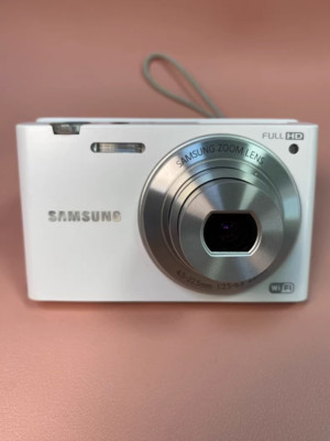Samsung MV900f Flip-out 5x Optical Zoom Wifi Touch Screen Vlog