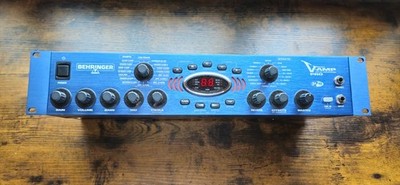 Behringer V-Amp Pro (19'' Gitarren-Preamp / Modellierer) in OVP + Anleitung