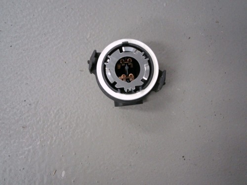 Glühbirnenfassung Fernlicht Links BMW 316i touring Bj 2002 E46 2510259