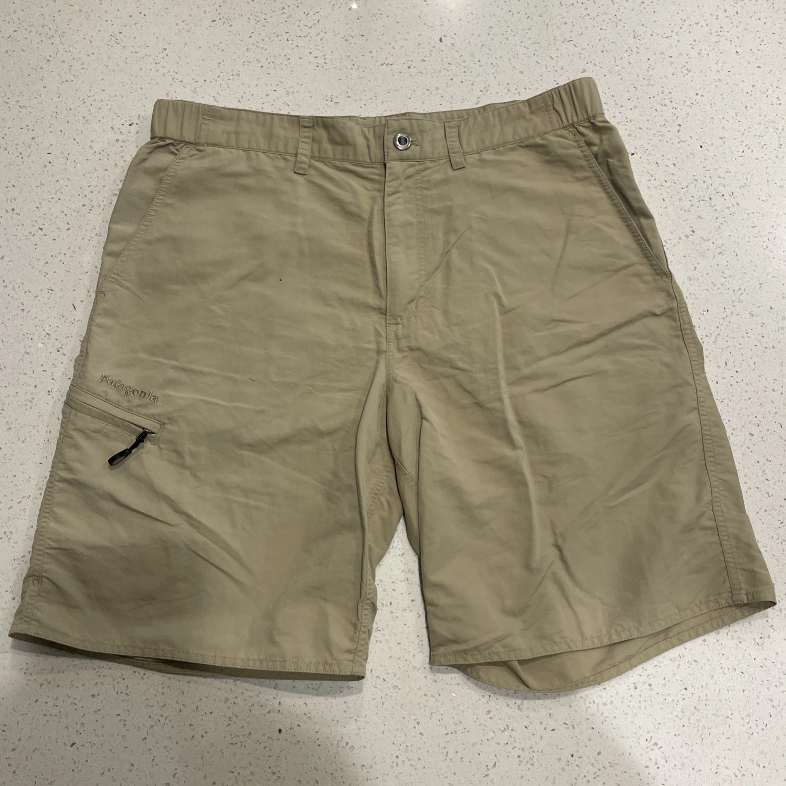 Patagonia Shorts Mens Large Tan Nylon Outdoor Hiking Lightweight Zip Pocket