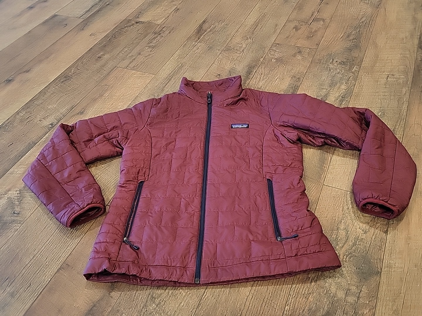 Patagonia Nano Puff Jacket Womens Medium Burgundy STY84217 F