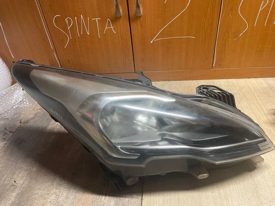 Peugeot 5008 2014 Avant droit Phare frontale 9805505380 IGB1464 - Photo 1/4