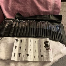 Real Perfection Makeup  Brush Set (24-Piece) with Black Carrying Case & Guide 