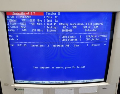 Gateway EV700 17'' Vintage CRT Monitor 1280x1024 VGA E7006 No Swivel Stand