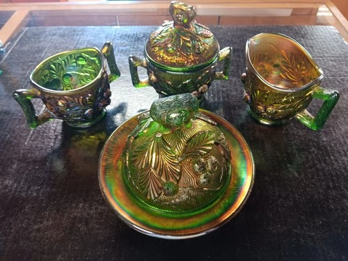 Northwood Green Acorn And Burrs Breakfast Set