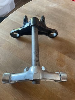 Norton Commando Yoke 064084