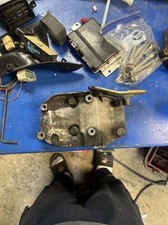 2001-2005 1.7  HONDA  CIVIC DX/EX/LX A/C COMPRESSOR MOUNT BRACKET SHIELD & BOLTS