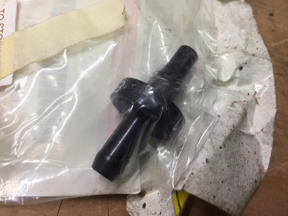 Chevrolet Metro Sprint 1987 88 turbo nos GM PCV válvula 1,0 L 3 cilindros 96055573 Foto 2 de 2