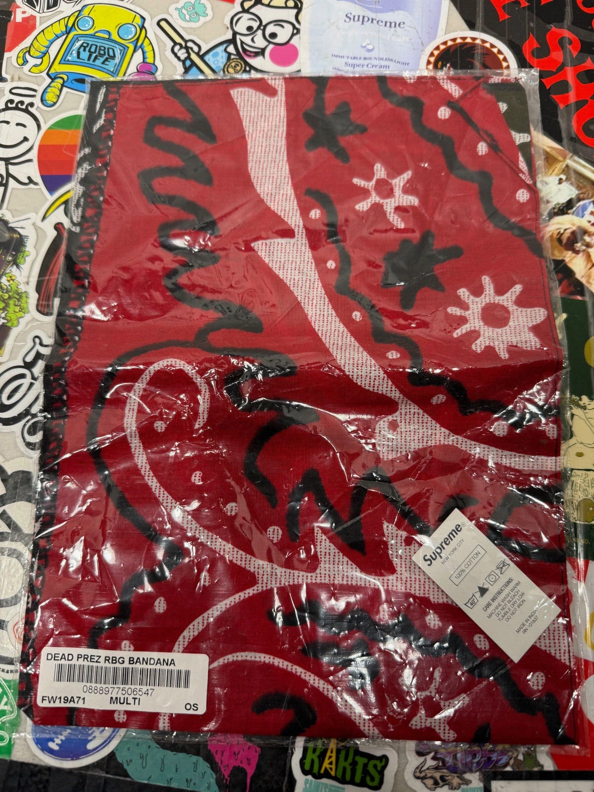 Foulard cachemire FW19 Supreme x Dead Prez RBG bandana rouge noir marine