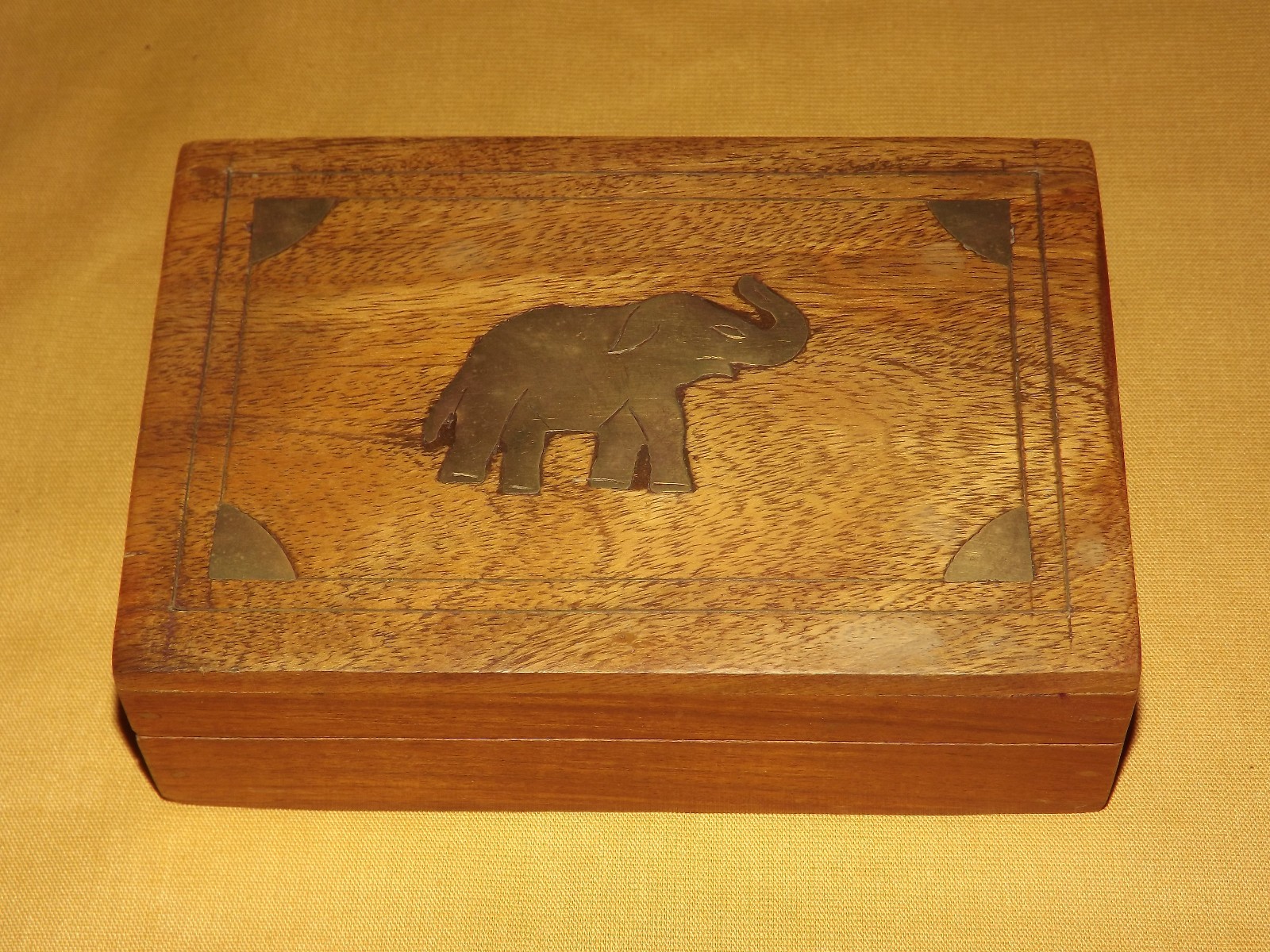 VINTAGE  BRASS INLAY  ELEPHANT WOOD TRINKET ORGANIZER VELVET LINED BOX